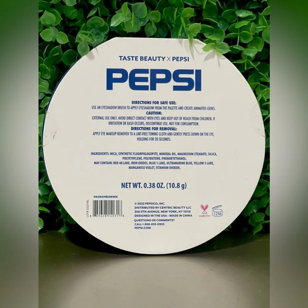 Taste Beauty x Pepsi Eyeshadow Palette